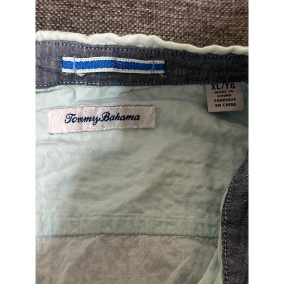 Tommy Bahama Men's XL Light Blue Short Sleeve Shirt - Picture 3 of 5